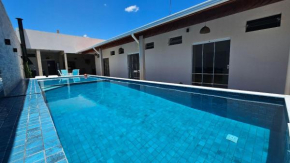 Piscina Grande, 4 Suítes e Área Gourmet, Casa Nova